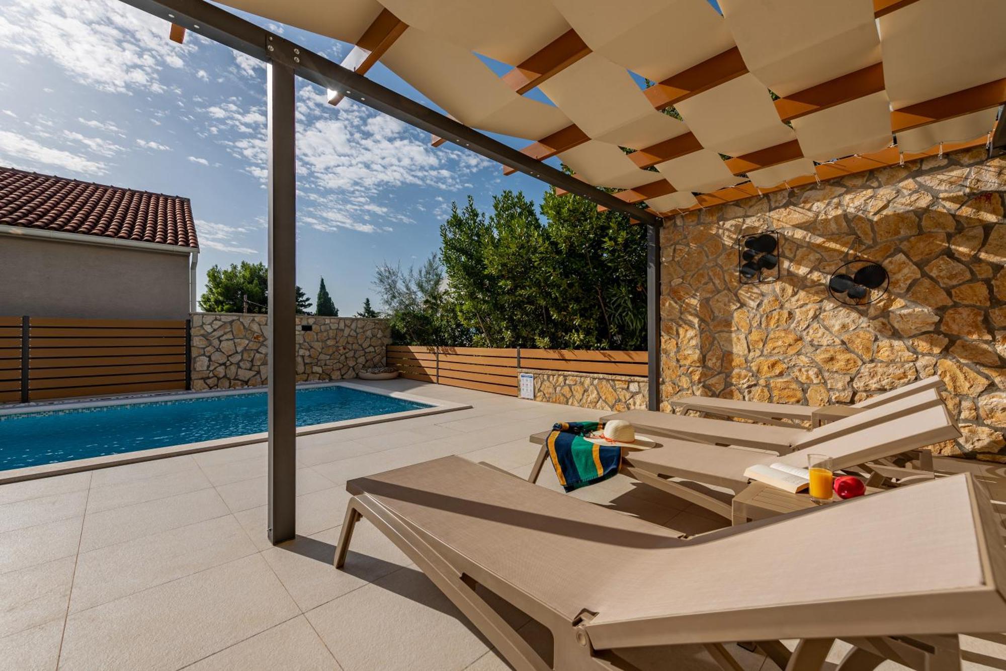Dalmor Holiday House โรวานิสกา ภายนอก รูปภาพ